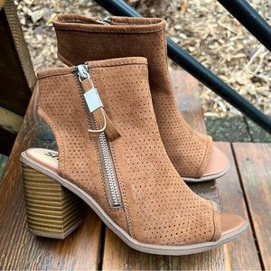 SAM EDELMAN KAMMIE-2 BROWN BOOTIES SIZE 7  NEW